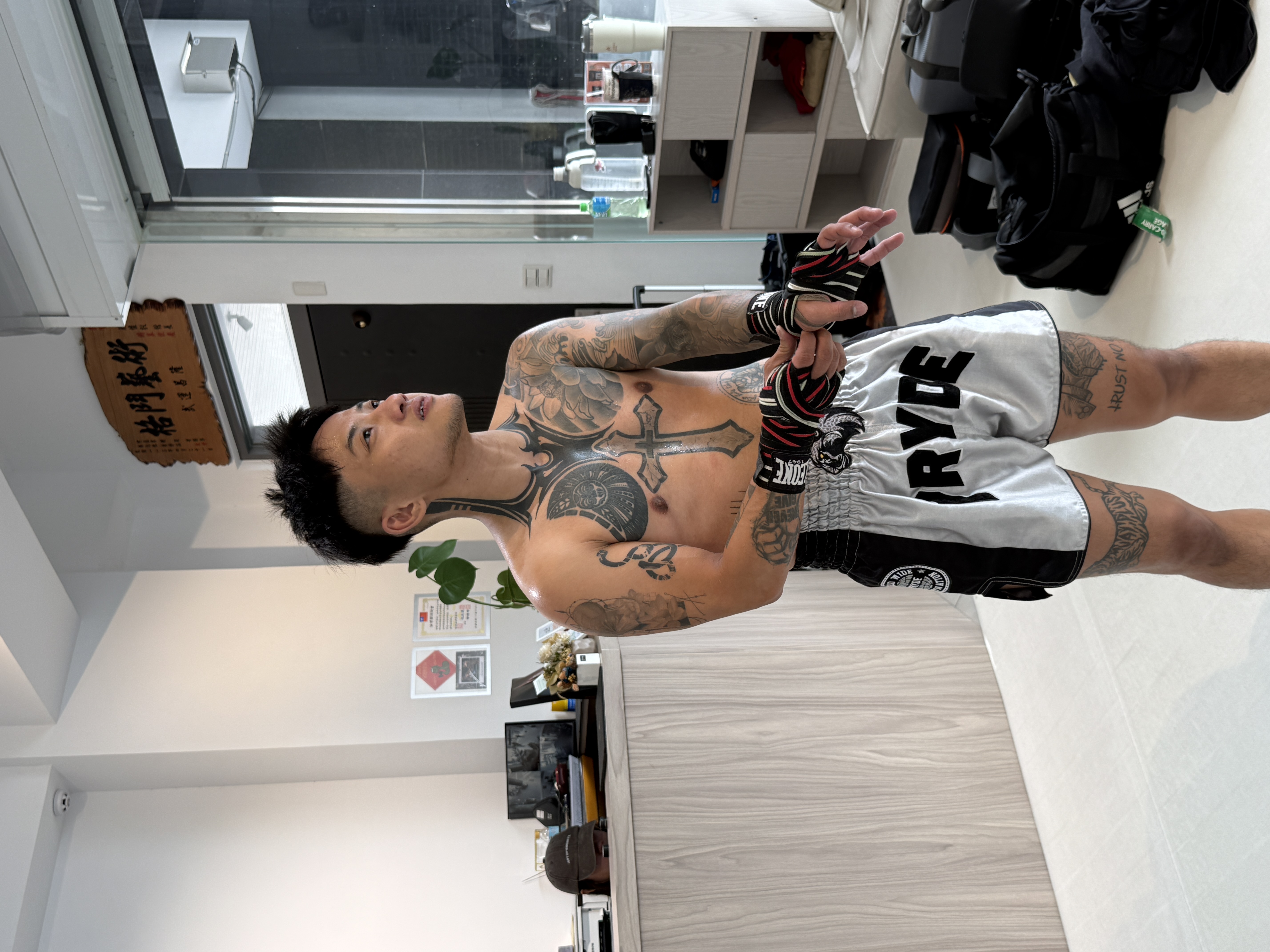 [Experience of Chest Surgery] Say goodbye to binding and be yourself! A comprehensive record of the minimally invasive chest surgery of Muay Thai coach A-Liang, with complete disclosure of Enherya's reviews and post-operative recovery in Kaohsiung.